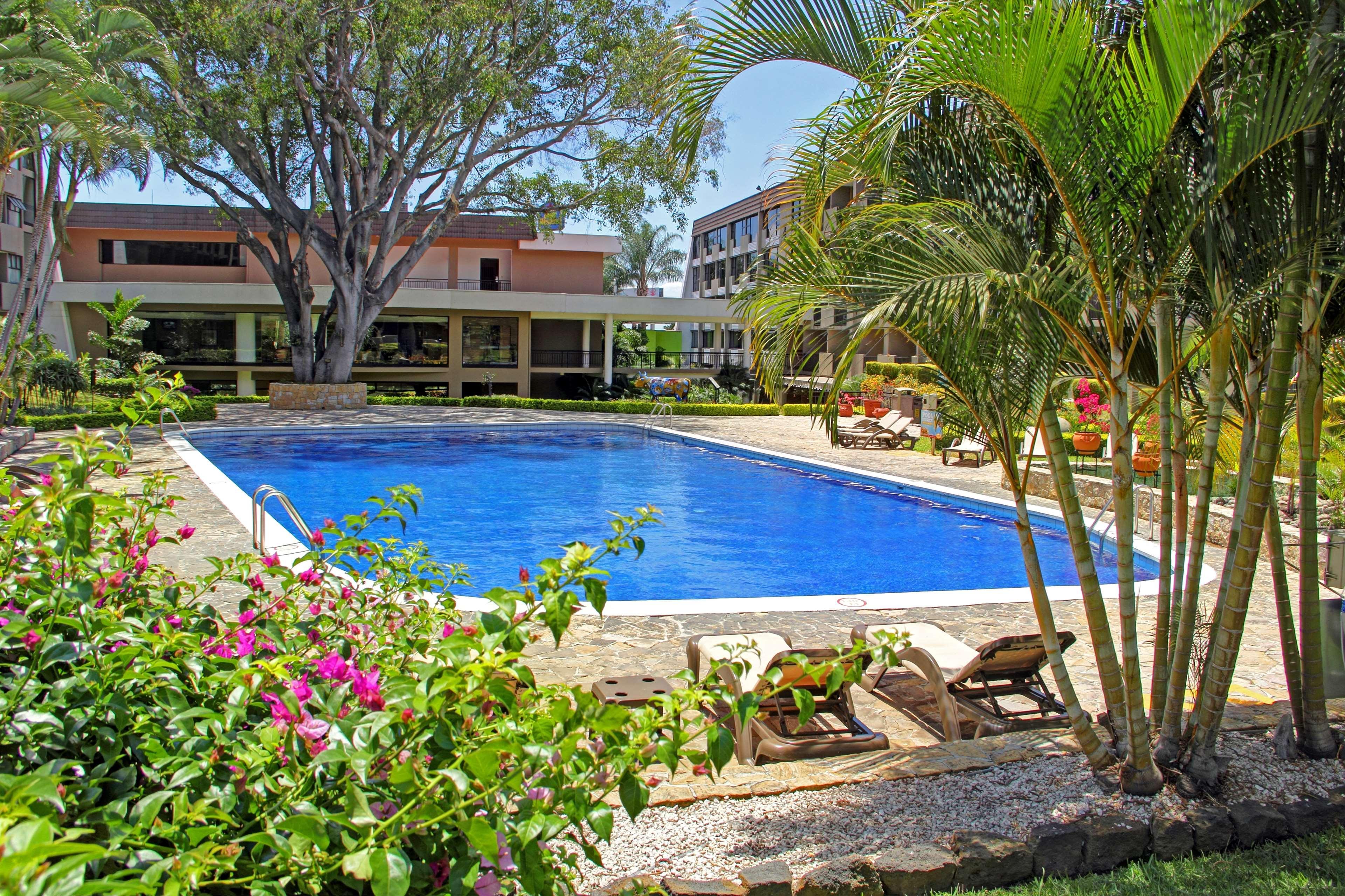 Best Western Plus Como Park Hotel Saint Paul Exterior photo