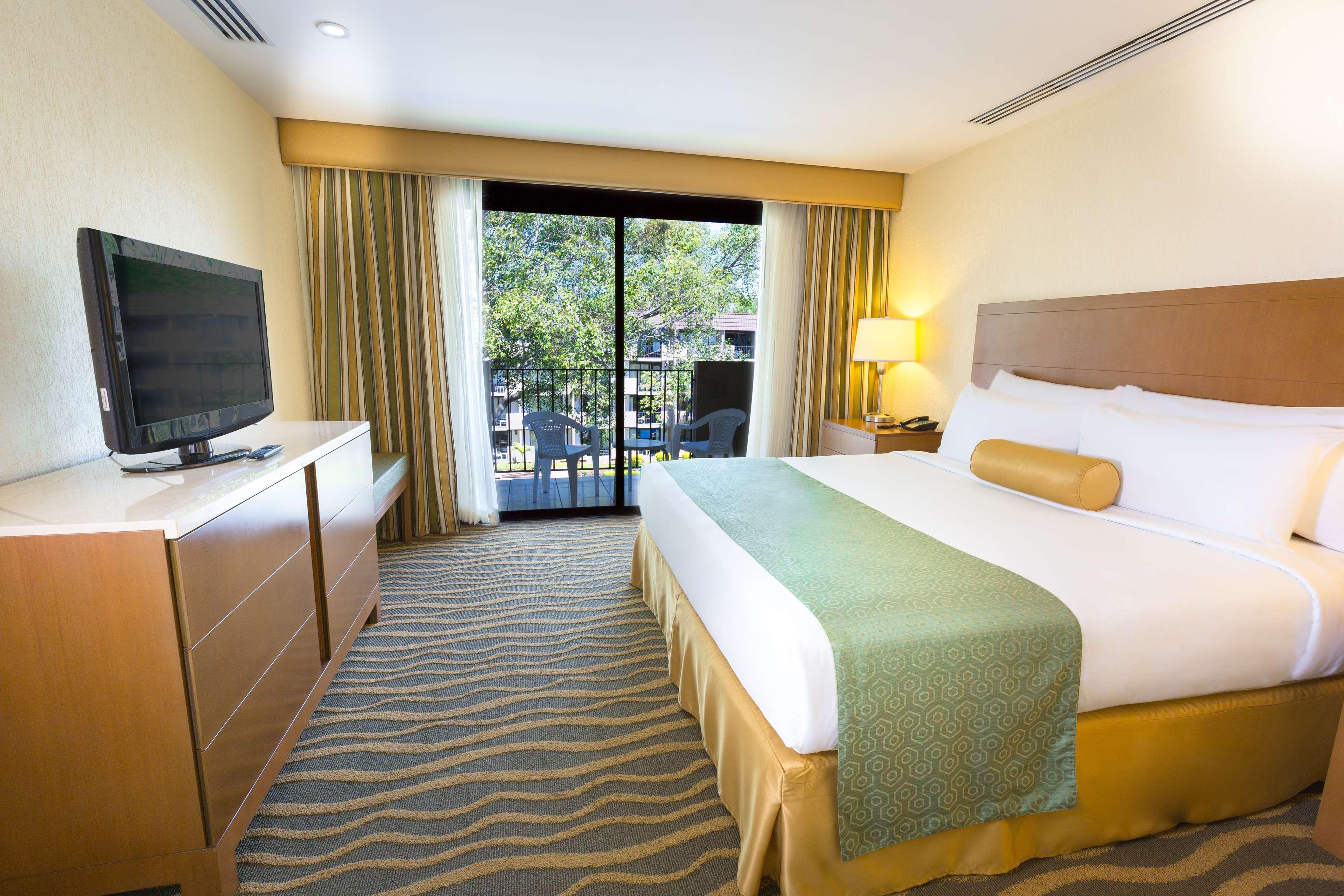 Best Western Plus Como Park Hotel Saint Paul Exterior photo