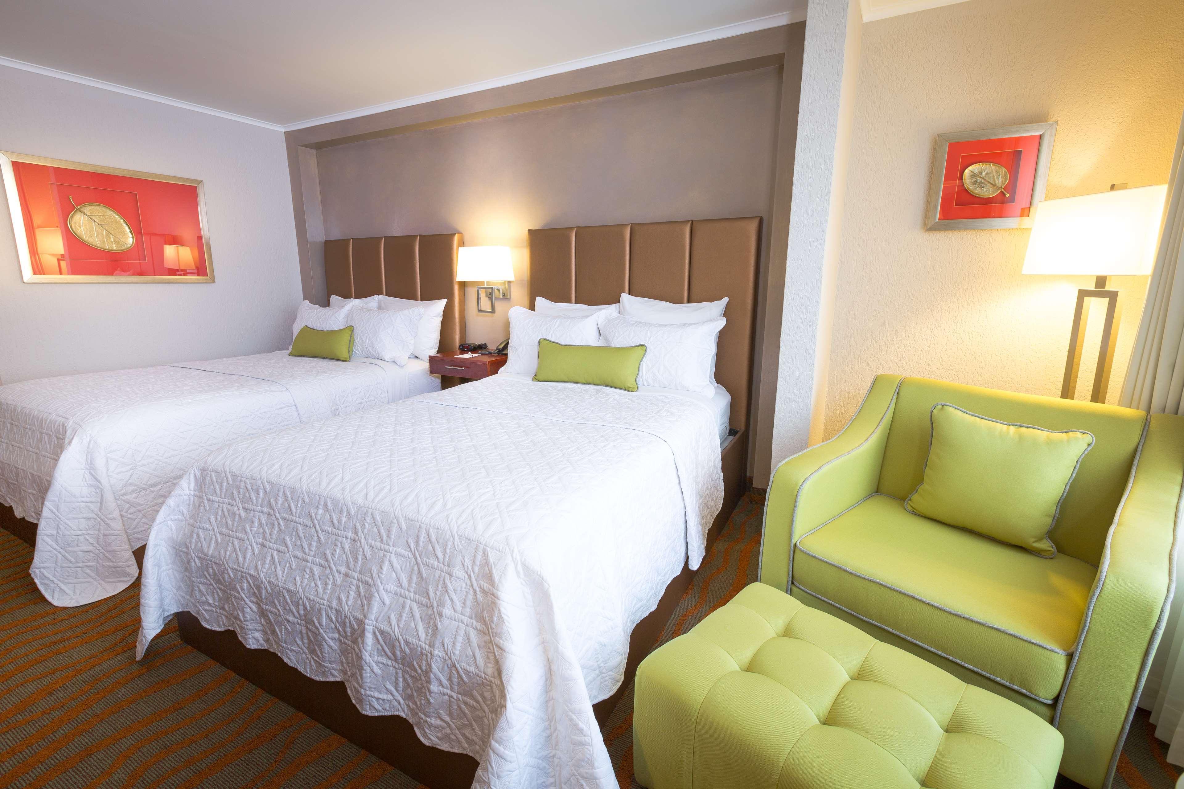 Best Western Plus Como Park Hotel Saint Paul Exterior photo